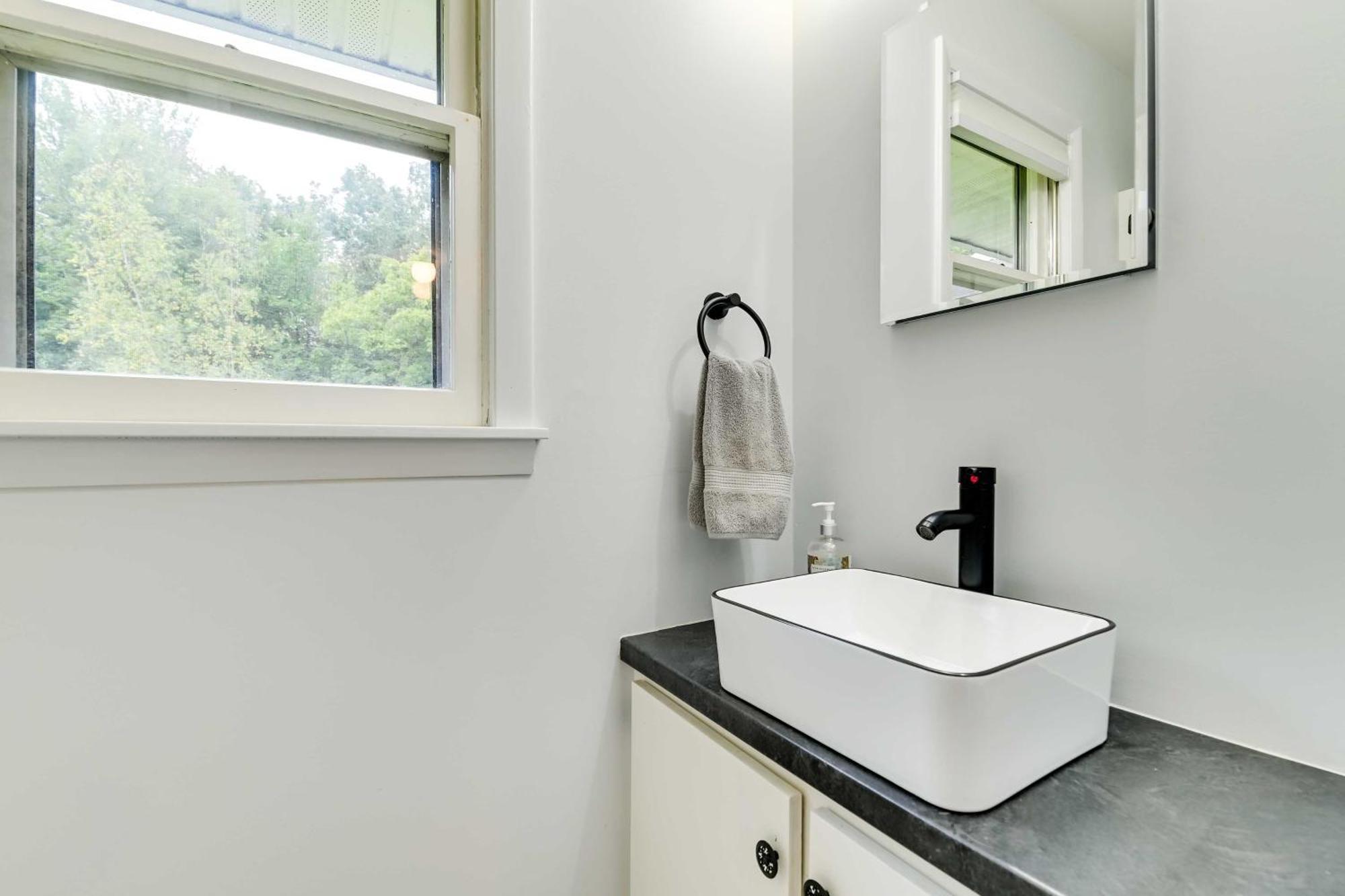 Modern Studio Less Than 13 Mi To Saratoga Racetrack! Ballston Spa Zewnętrze zdjęcie